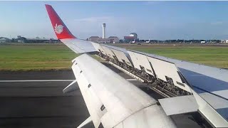 Detik-Detik Pesawat Landing di Bandara Juanda Surabaya