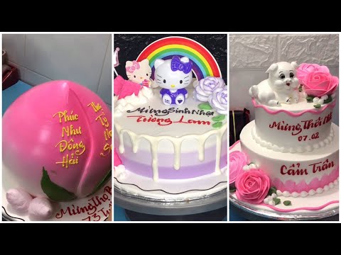 Làm bánh kem Hello kitty + trái đào