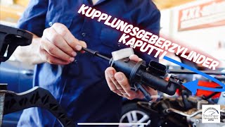 VW Golf 5 - Kupplungspedal bleibt unten hängen - Geberzylinder tauschen