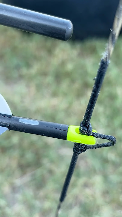 Cracked Arrow #ArcherySafety #CompoundBow #ArcheryTips #closecall #BowhuntingLife #Shorts