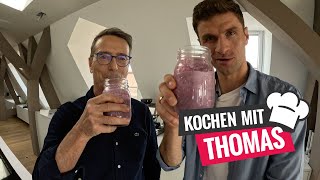 Ernährungs-Doc Riedl und Thomas Müller zaubern einen gesunden Frühstücks-Shake
