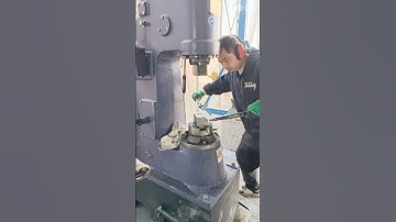 power hammer used to make knife by #bladesmithing  #powerhammer #knifemaster