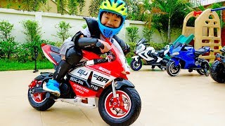 Yejun Playing with Superbike Car Toy and Bike | Story for Children