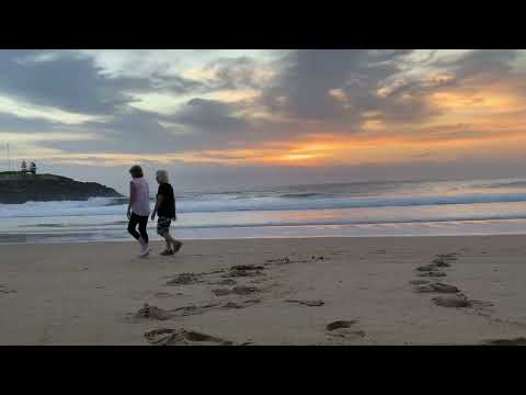 Видео: Kiama Beach Sunrise 1 hour in 2 minutes