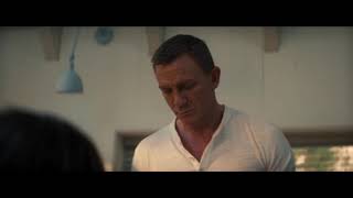 Daniel Craig in No time to die - Breakfast with baby (2)