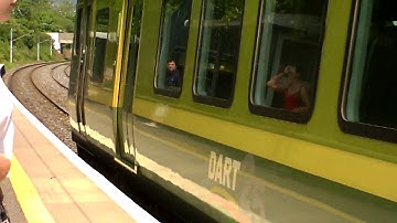 Dart class 8600 arrives into Shankill station