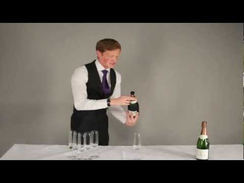 Video: How to pour champagne correctly?