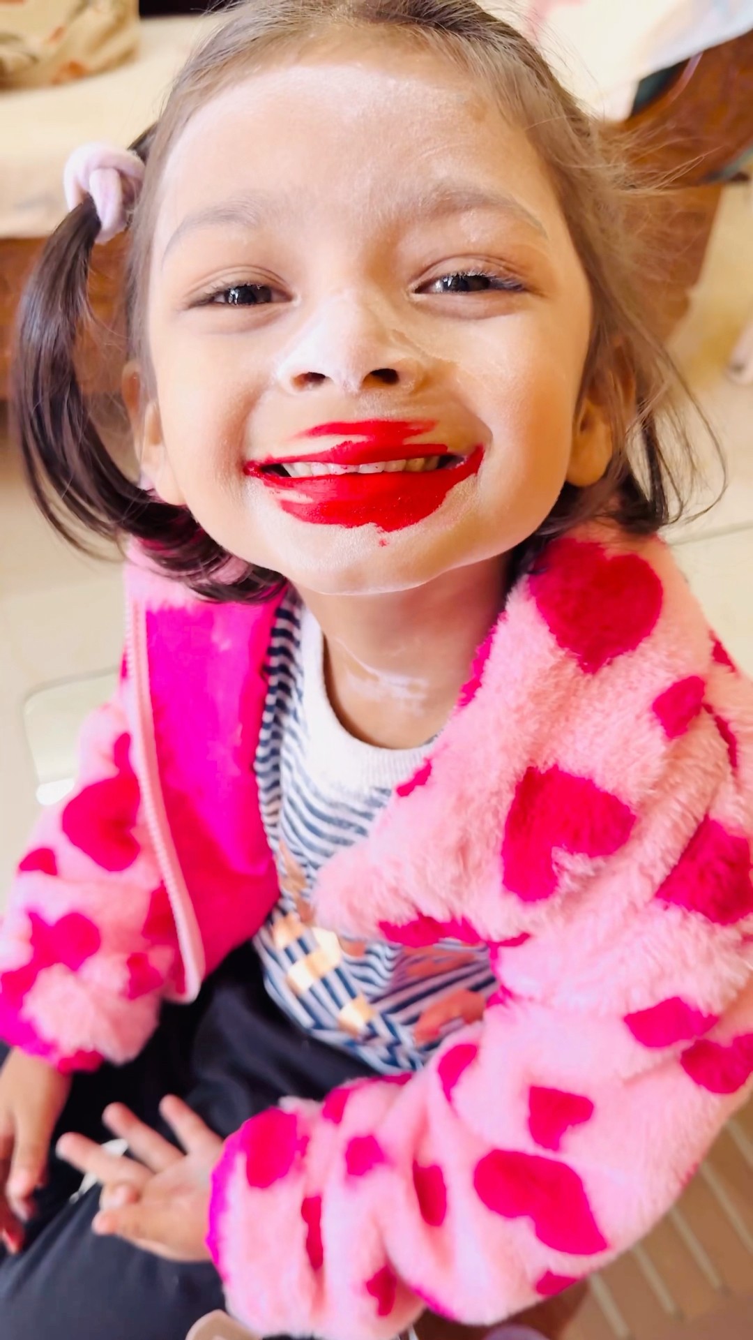 Tooktook mummy ka lipstick khi dekhi ho?