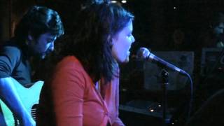 MeliSsmelL "Viens" live au Lapin Blanc