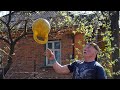 Дед-атлет жонглирует гирей / Grandfather athlete juggles kettlebell (English subs)