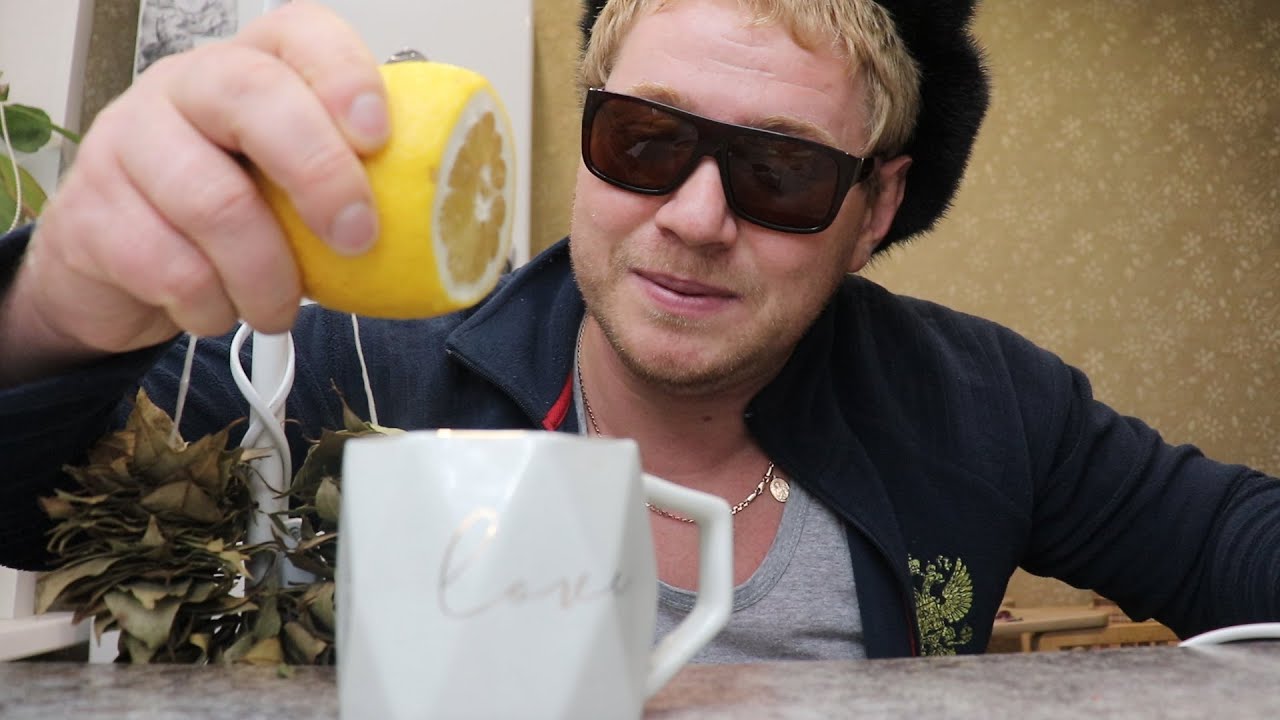 Наташа Губарева В АСФАЛЬТ ПОРА ВСЁ ЗАКАТАТЬ, ЗАЧЕМ ИМ ОГОРОД..Живу одна ...