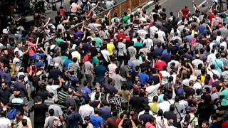 هزاران معترض بازار بزرگ تهران را تعطیل کردند