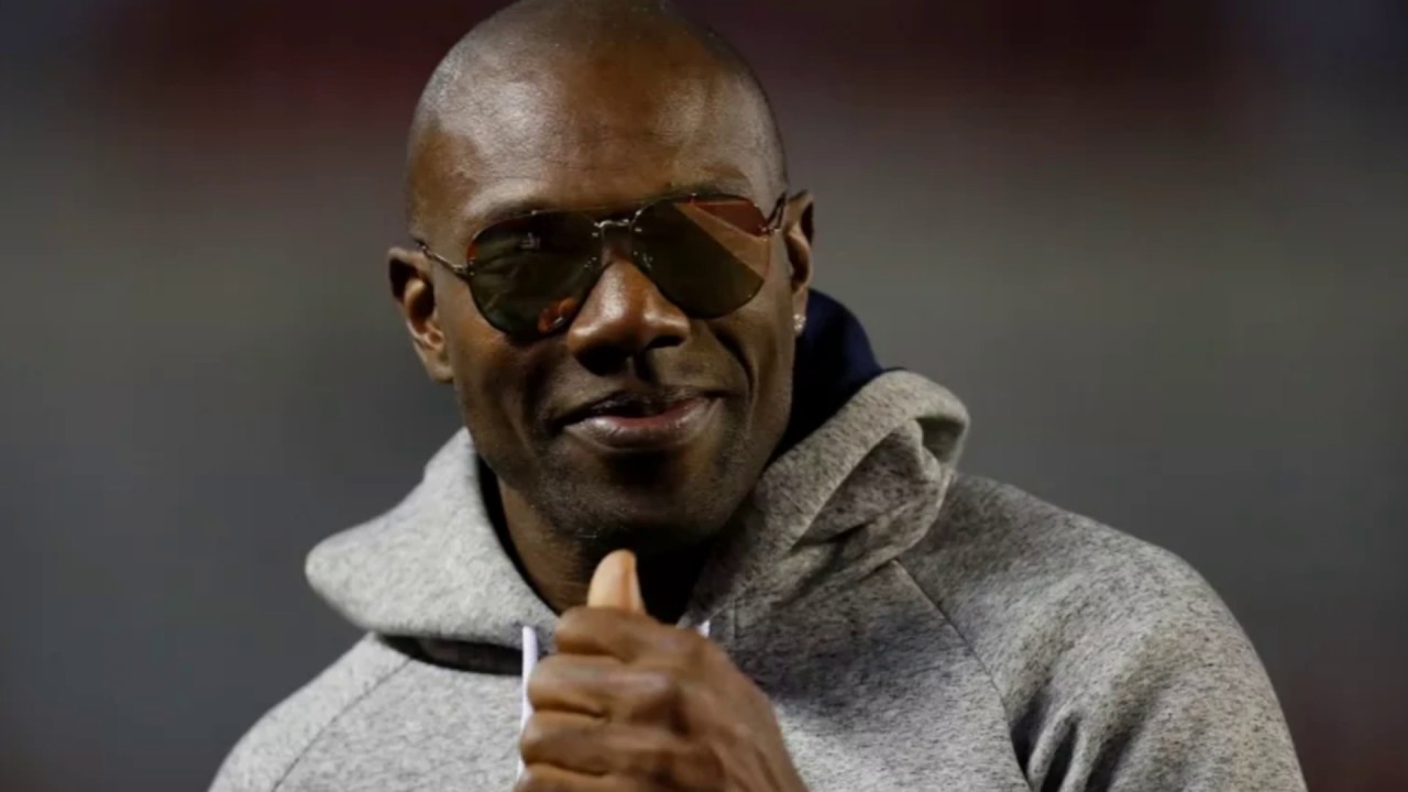 Michael Irvin "Disappointed" In Terrell Owens Over Hall Of Fame Induction Beef