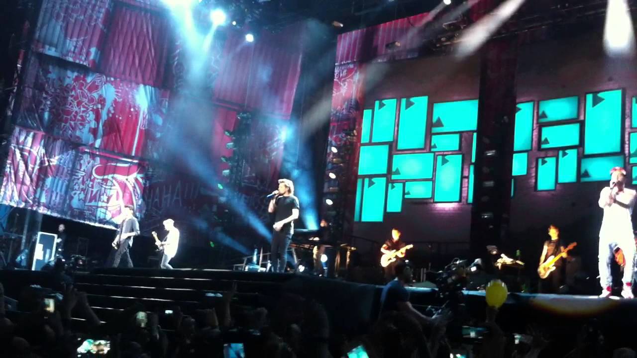 One Direction - Rock Me (Rio de Janeiro, 08/05/2014) - YouTube