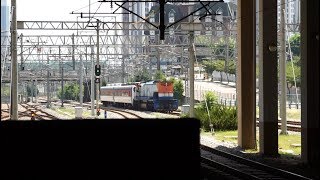 GT26CW-2형 7400호대 디젤기관차 7477호 객차 운반 왕십리역 통과