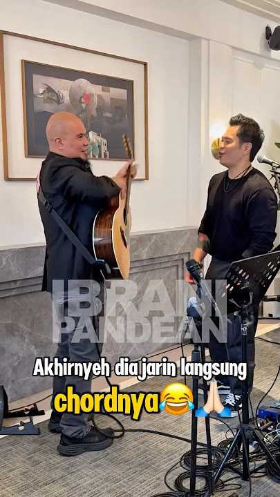 AHMAD DHANI NGAJARIN IBRANI PANDEAN CHORD LAGU DEWA “KASIDAH CINTA” YANG BENER‼️