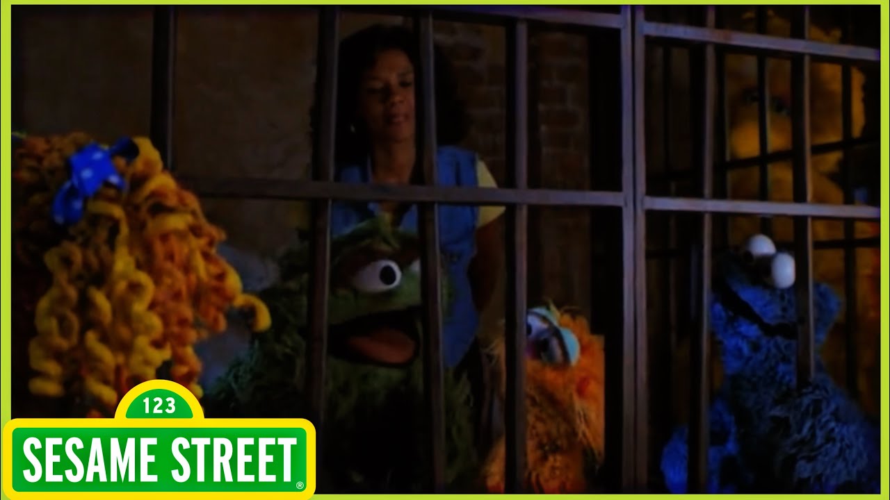 Sesame Street - Oscar Starts A Protest | The Adventures Of Elmo In Grouchland