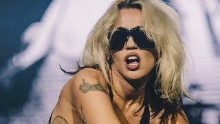 WTF DO I KNOW (ATTENTION: MILEY LIVE) {Lollapalooza Brasil 2022} Resimi