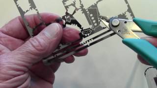 A video to help you get off on the right foot for building Fascinations 3D Metal Earth model kits. Covers the basics. PLEASE NOTE: I 