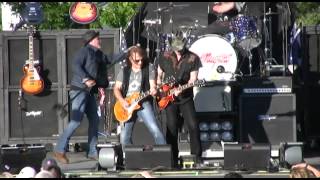 Miniatura de vídeo de "Ted Nugent and Dave Amato "Hey Baby" with Derek St. Holmes, Bangor, Maine  July 8, 2012"