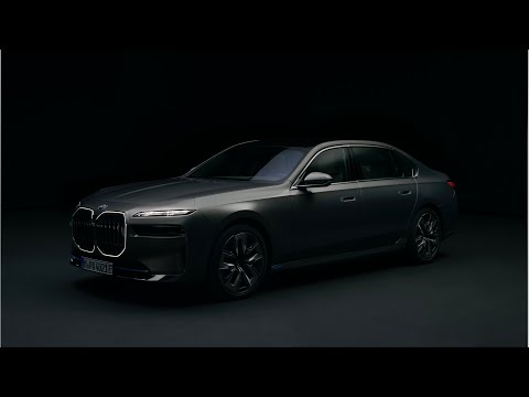 The new i7 x Swarovski | BMW Crystal Headlights Iconic Glow