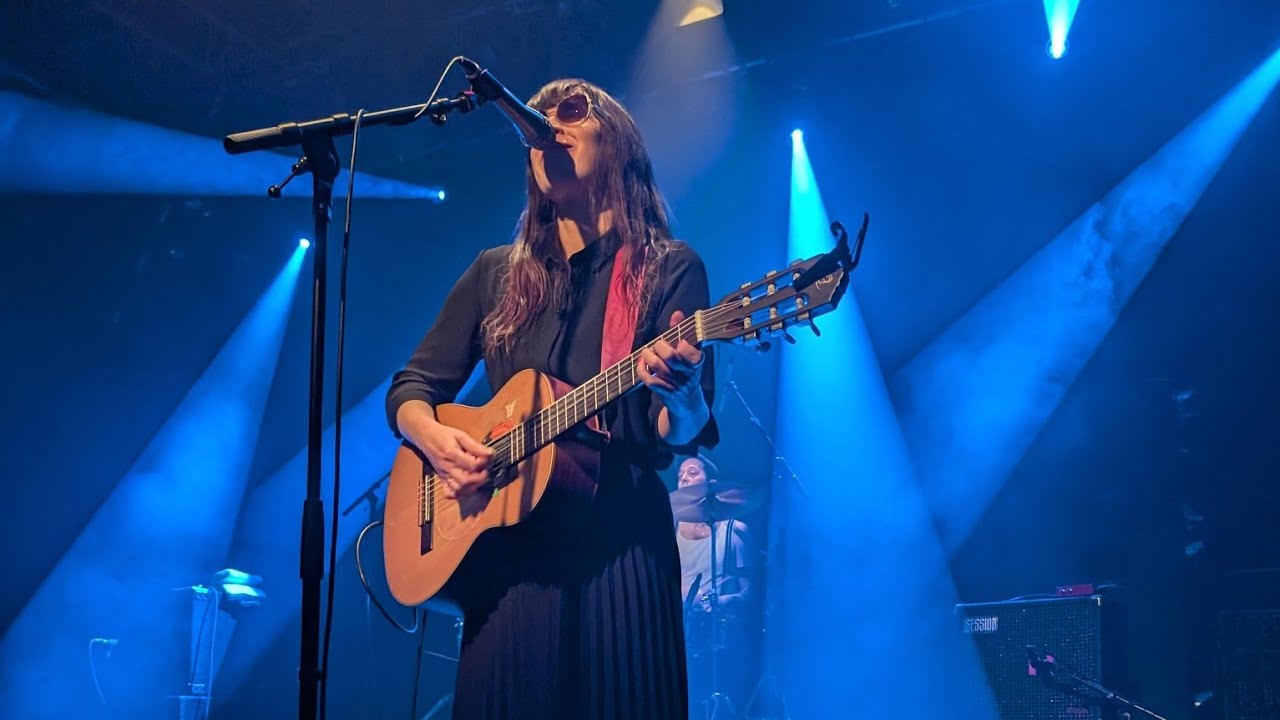 Acht Eimer Hühnerherzen - Mittelmass Live