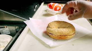 Dunkin' Donuts Bagel with Cream Cheese ! Plain bagel / Dunkin' Bagel with Cream Cheese calories' 360