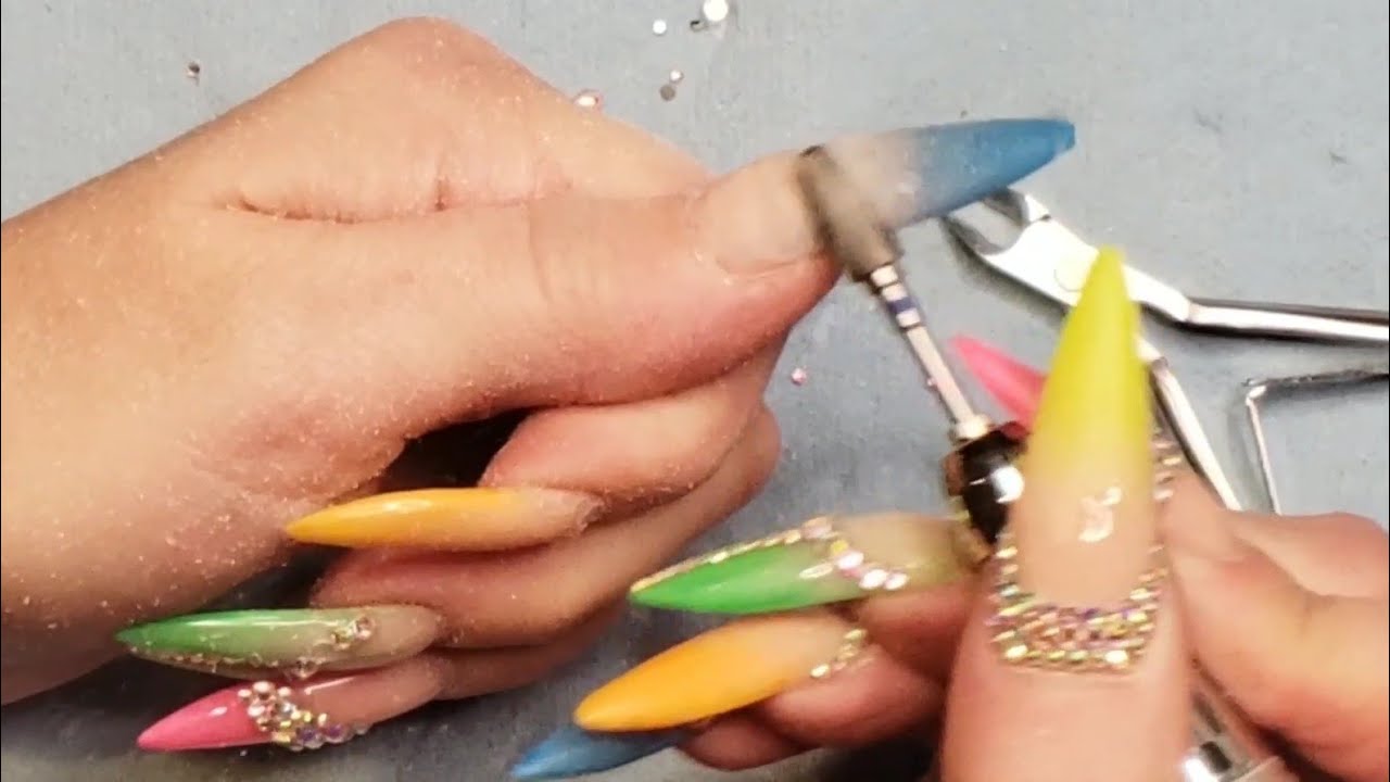 Watch me take my nails off | Acrylic nail tutorial - YouTube