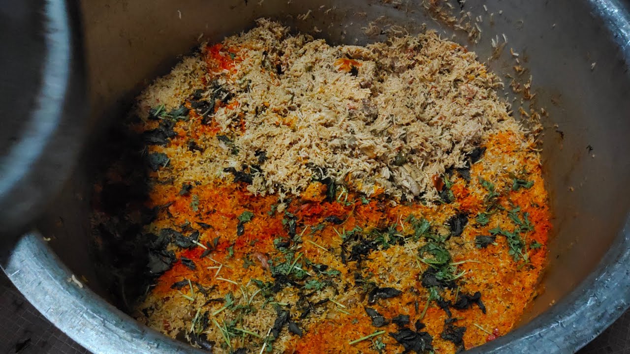 making-10kg-chicken-biryani-for-60members-chicken-dum-biryani-youtube