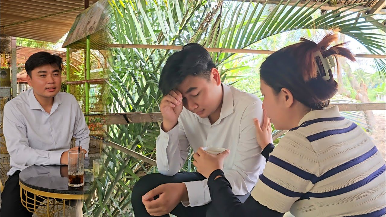 Генеральный директор был в ярости, когда двуличный человек был разоблачен,