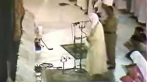 أقدم تلاوة من الحرم المكي صلاة الفجر سورة الانفطار الشيخ عبدالله الخليفي 1395 هجري قبل النقل المرئي