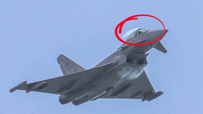 Eurofighter strikes a bird at AIRE 25 in Spain !! - YouTube