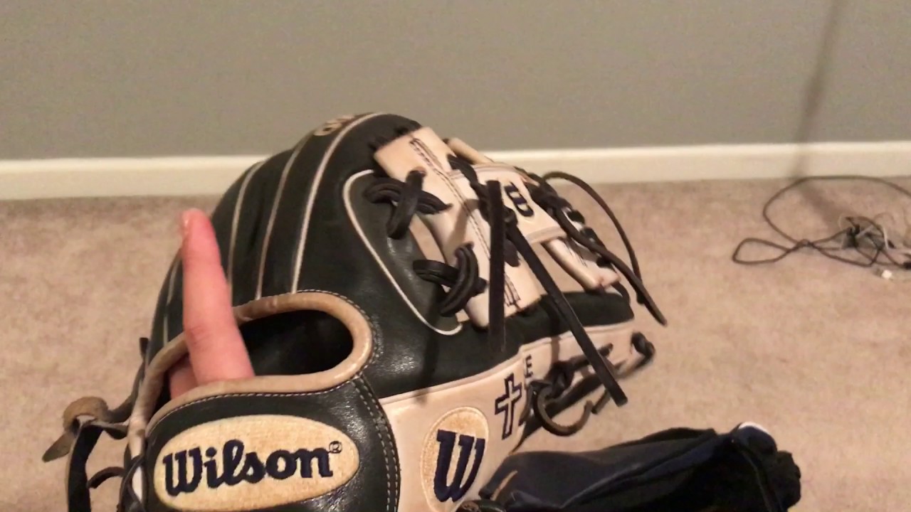 What's in my baseball bag 2017!! YouTube