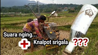 Traktor sawah memakai knalpot srigala.