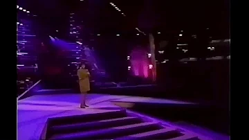 Whitney Houston Pregnant Live 1992 Atlanta - One Moment In Time FULL AUDIO