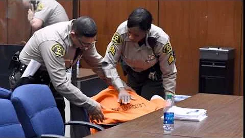 Suge Knight Collapses in Court After Bail Set at $25 Million (3/20/15)
