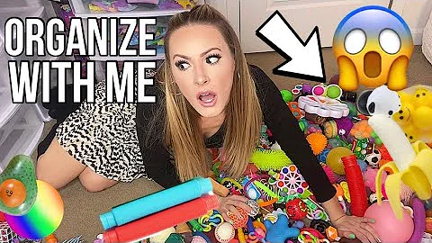ORGANIZE MY FIDGET COLLECTION WITH ME! *ODDLY SATI...