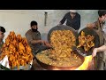 Famous Bacha Pakora Recipe | Broast Chicken Fish Prepared | Pakistani Street Food Peshawar