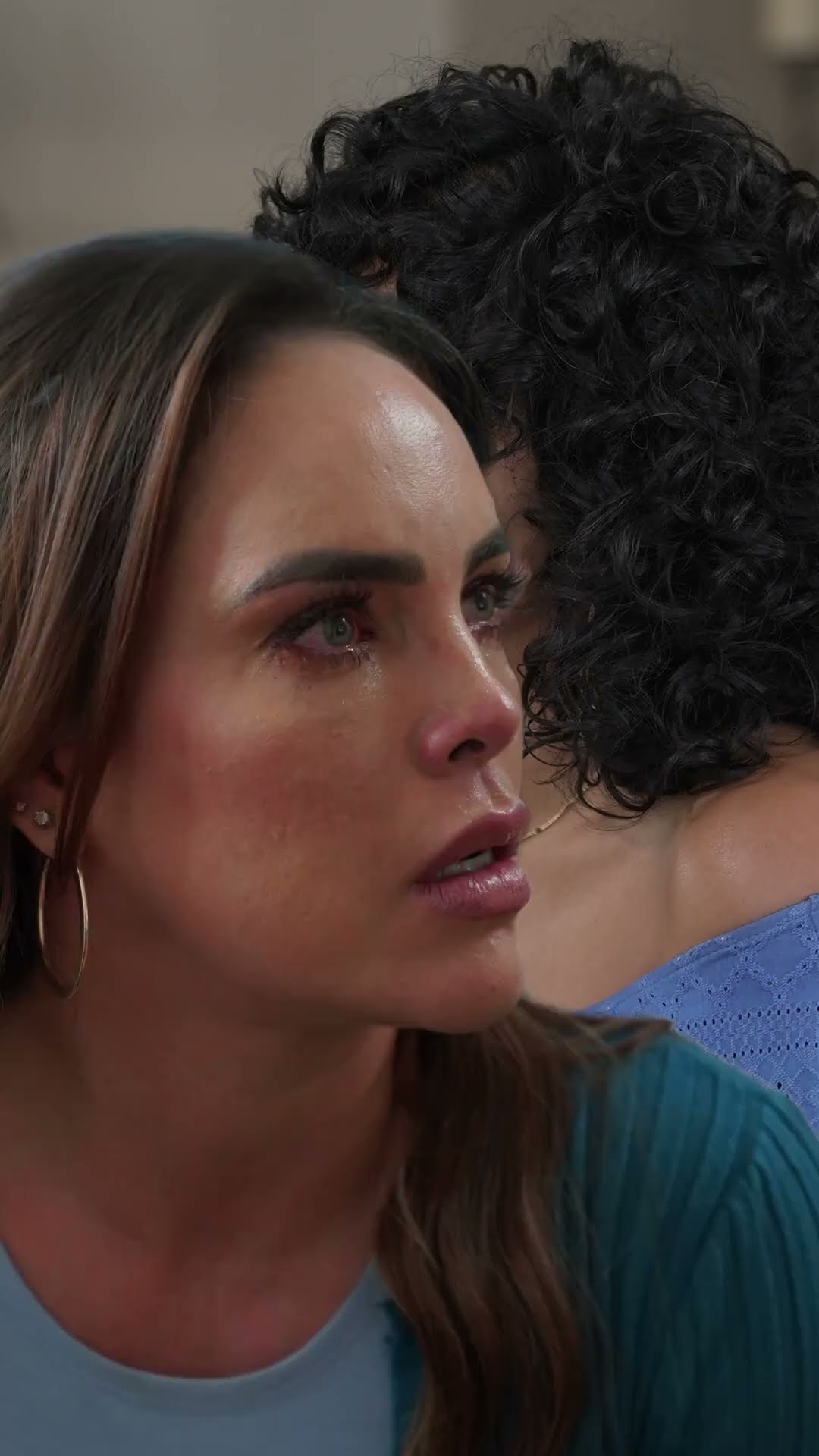 ?️ Miradas intensas…¡para una Súper Serie que acelerará tus pulsaciones! ? #LaJefaTV