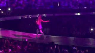 Ariana Grande - Love Me Harder + Breathin (Sweetener World Tour London, UK Night 1)