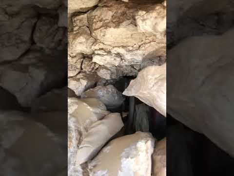 شي غريب وجدناه في باطن الجبل الغربي باسيوط بعد رحلة بحث عجيبه