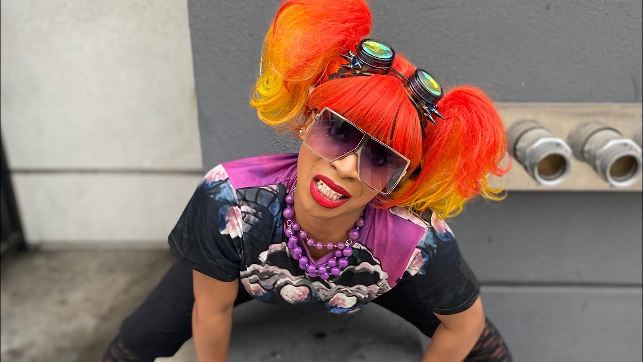 Tik tok реклама. Girl dance on the floor 2018 tik tok. On the floor tik tok speed. Sped up tiktok audios. Speed up tik tok audios.