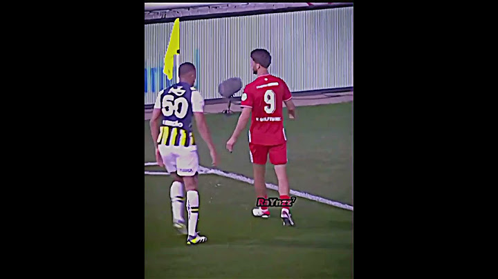 Rodrigo Becao twenteli oyuncuyu hafifçe uyarıyor