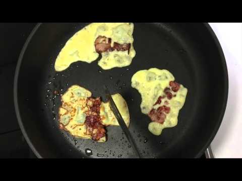 Video: Pannekaker Fylt Med Bacon Og Grønn Pepper