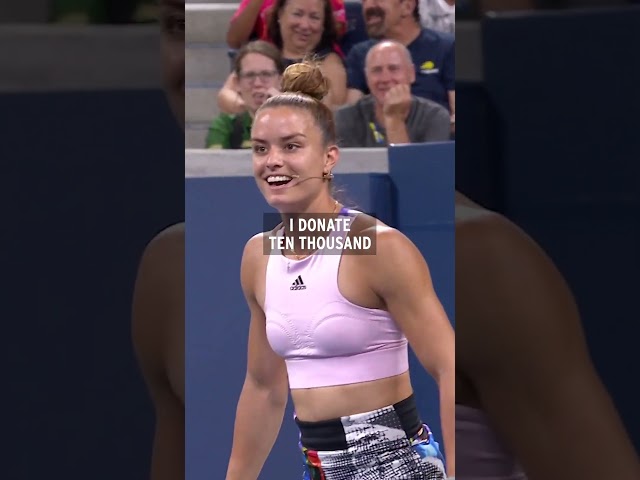 Fan PROPOSES to Maria Sakkari! 💍 class=