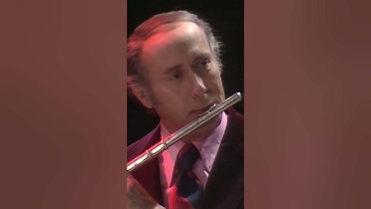 #HenryMancini on flute for #PinkPanther, live on Parkinson in 1974! Check out the full video now