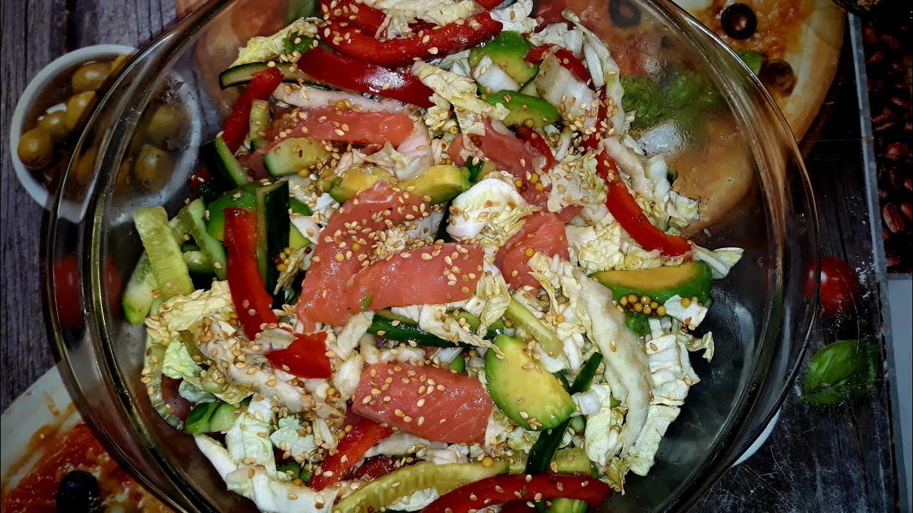 ЛЕГКИЙ САЛАТ С СЕМГОЙ И АВОКАДО😋 YouTube