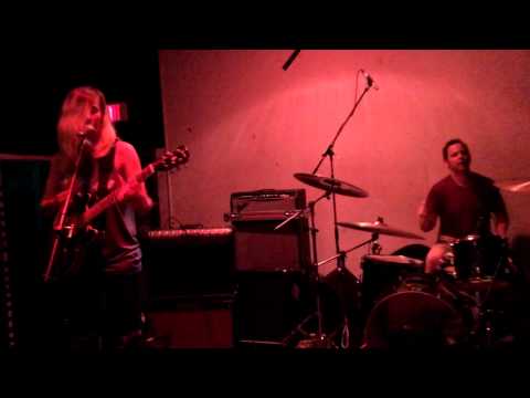 Slothrust - Magnets Pt. 2 (Live @ Shea Stadium 06-12-14)
