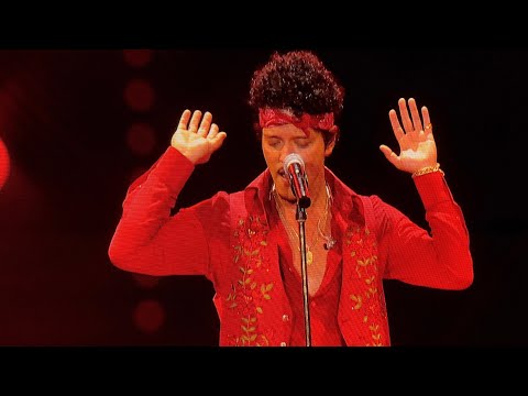 I Just Might - Bruno Mars - Chicago, IL. The Romantic Tour - YouTube