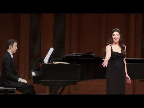 Megan Hart sings at the Marilyn Horne Foundation S...